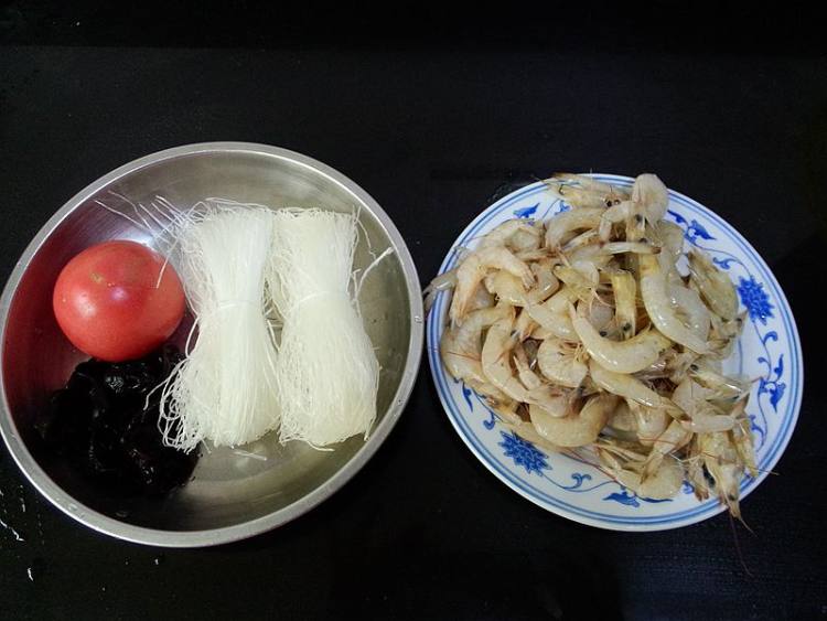 白虾炒粉丝步骤1