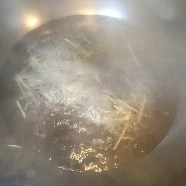 咸菜花蛤汤步骤6