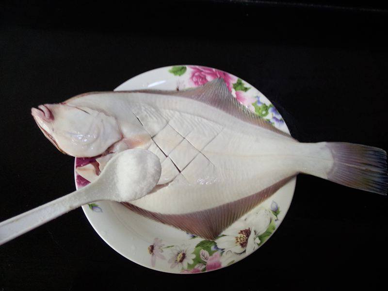 扁口鱼炖豆腐步骤2
