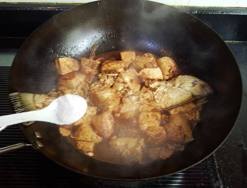 扁口鱼炖豆腐步骤10