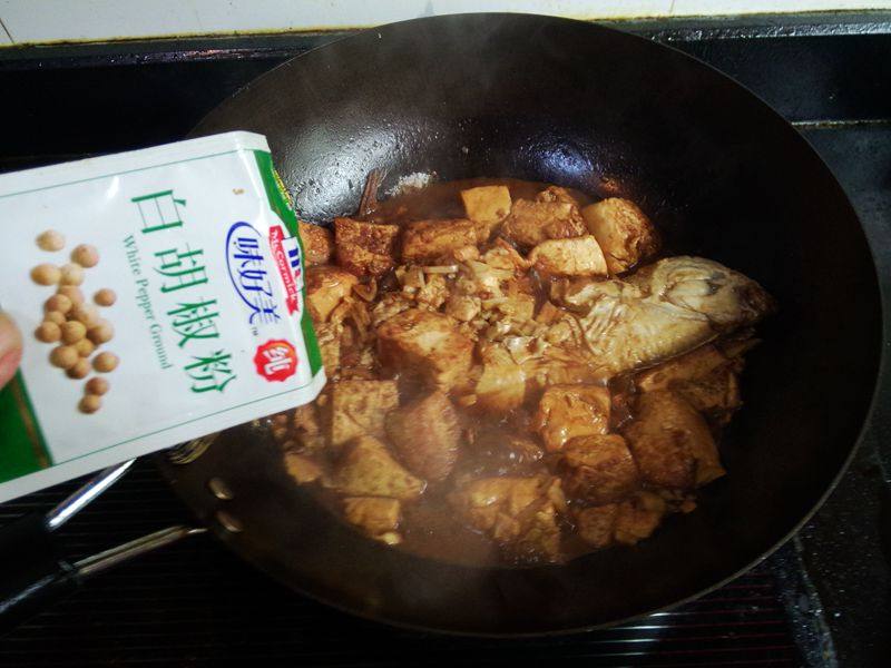扁口鱼炖豆腐步骤11