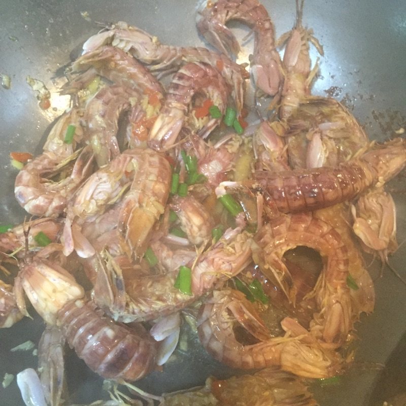 椒盐虾菇步骤5