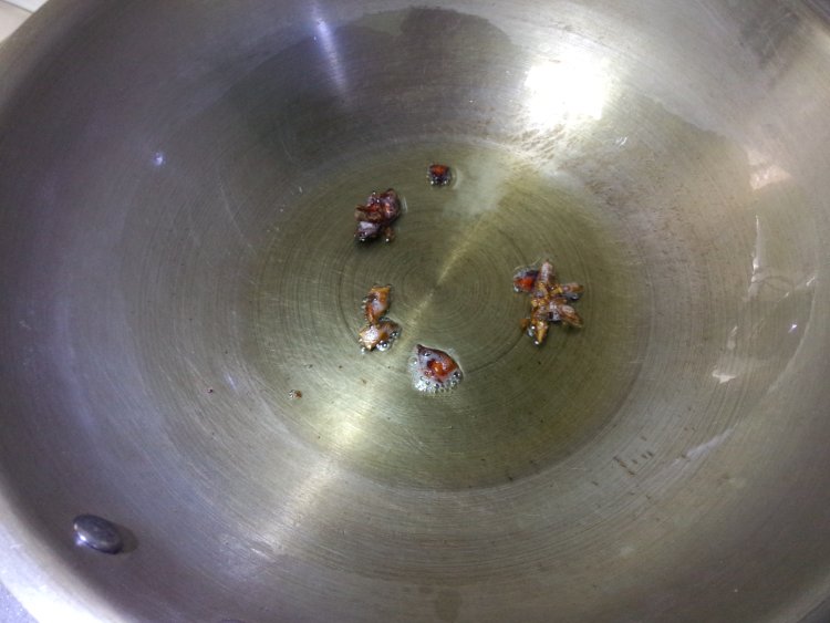 鲅鱼炖蒜薹步骤8