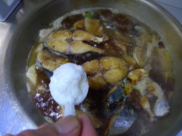 鲅鱼炖蒜薹步骤12