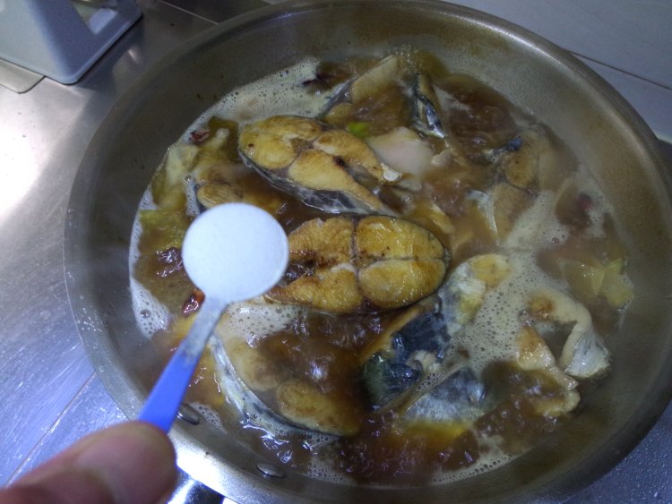 鲅鱼炖蒜薹步骤11