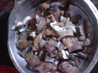 鱼包肉煮卷心菜汤步骤1