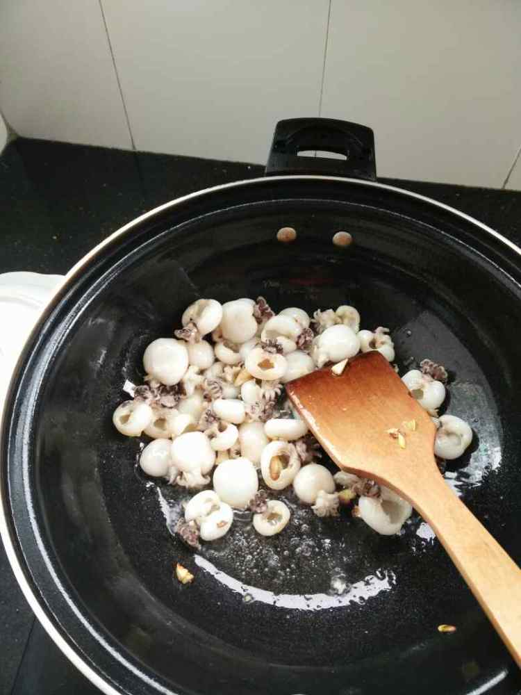 爆炒墨鱼仔步骤7