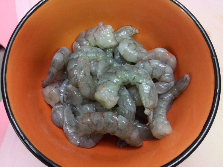 软炸虾仁步骤1