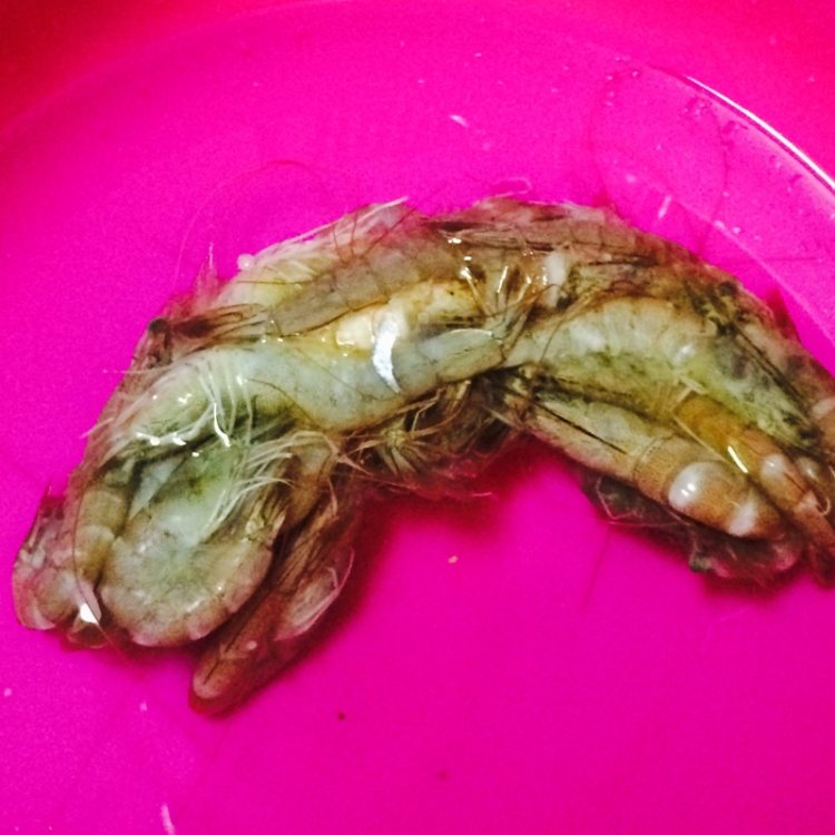 芝士蒜蓉焗大虾步骤1