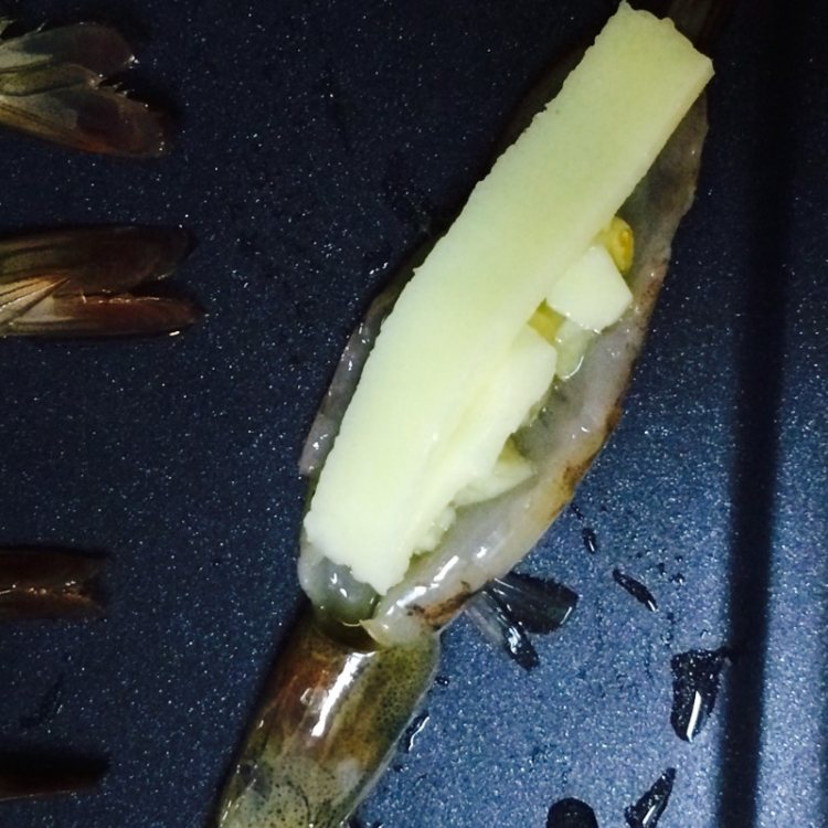 芝士蒜蓉焗大虾步骤10