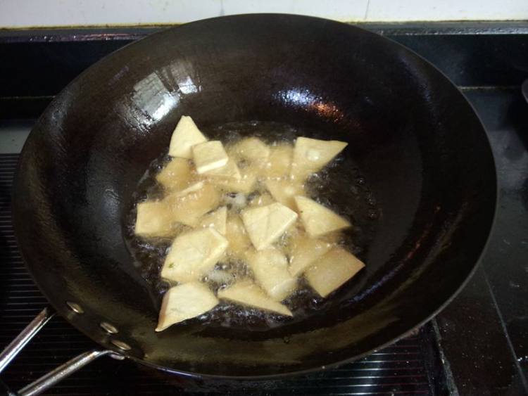 干锅杂蔬肓蟹步骤3