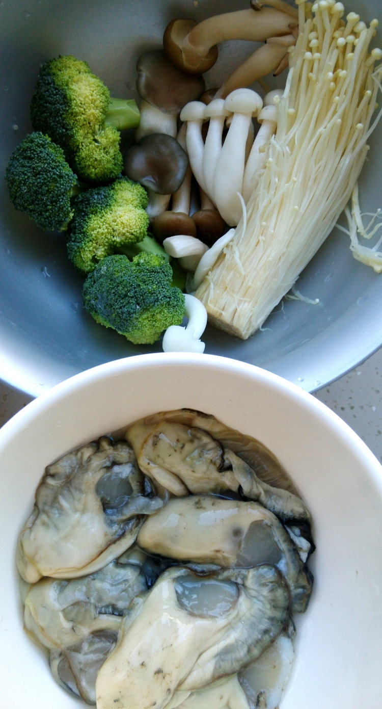 羊肉海鲜火锅步骤2