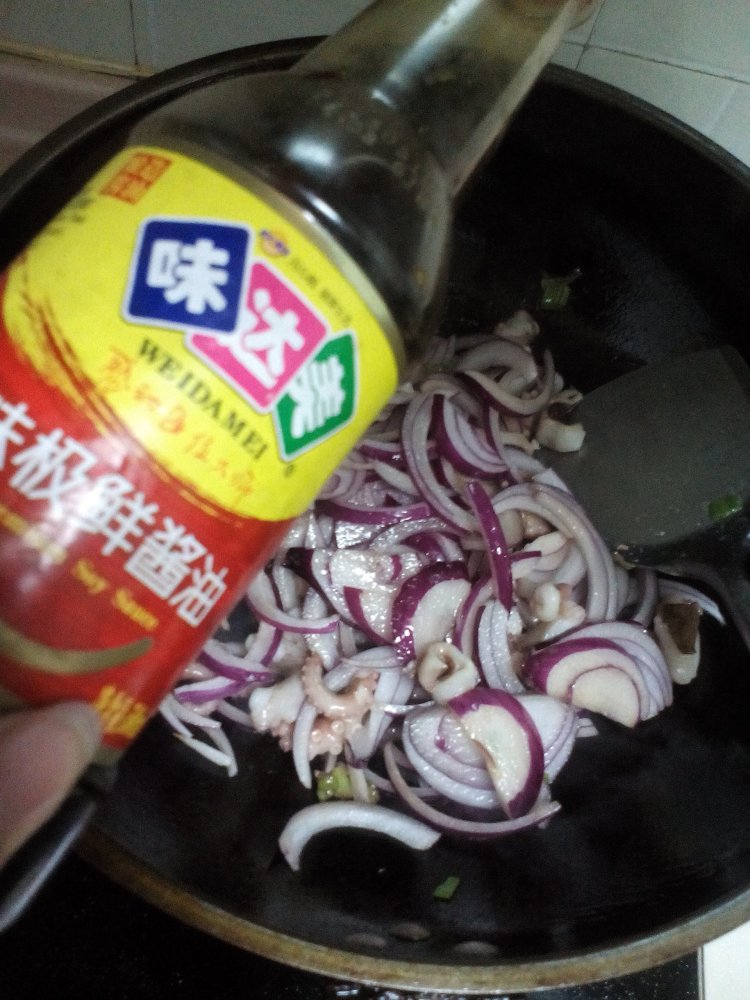 洋葱炒章鱼步骤5