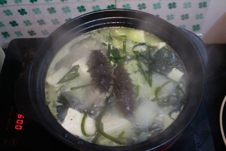 排骨海鲜豆腐汤步骤10
