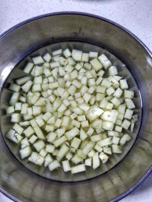 菠萝海鲜饭步骤4