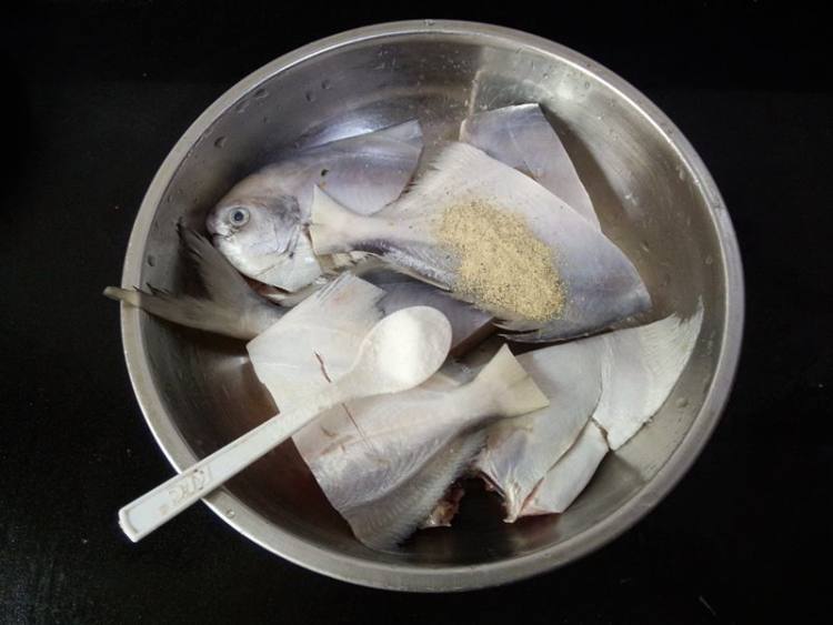 香煎鲳鱼步骤2