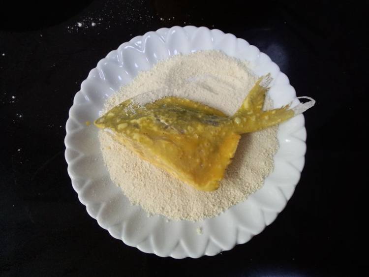 香煎鲳鱼步骤6