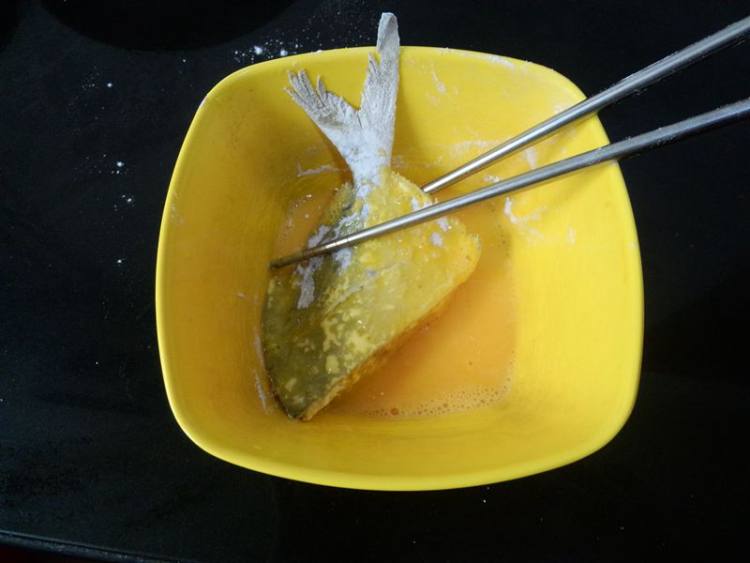 香煎鲳鱼步骤5