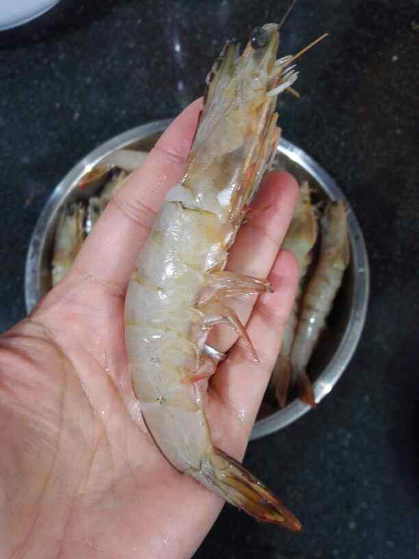 爆炒大虾步骤2