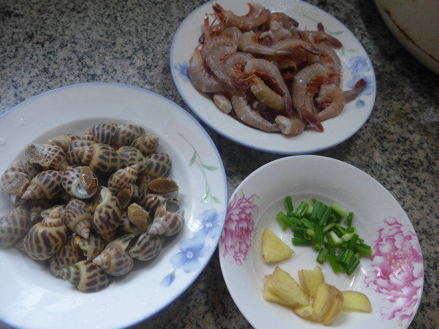 花螺炒海虾步骤1