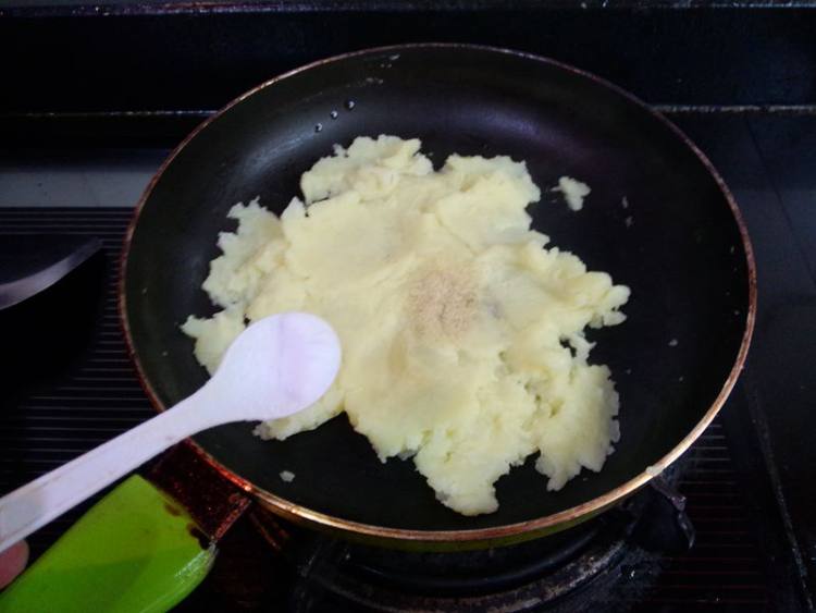 吉利虾土豆泥步骤4