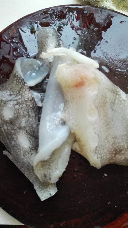 温拌海参斑鱼皮步骤2