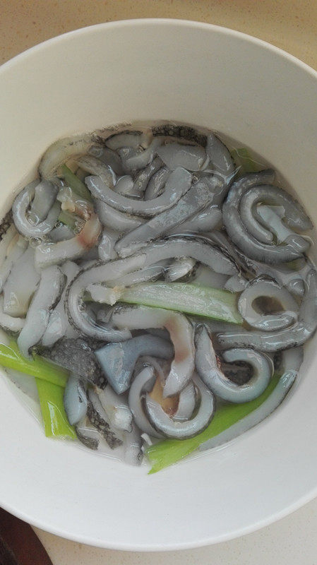 温拌海参斑鱼皮步骤4