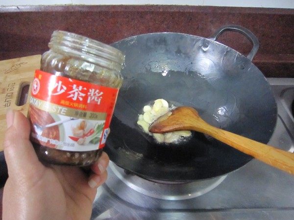 沙茶酱炒花甲步骤4