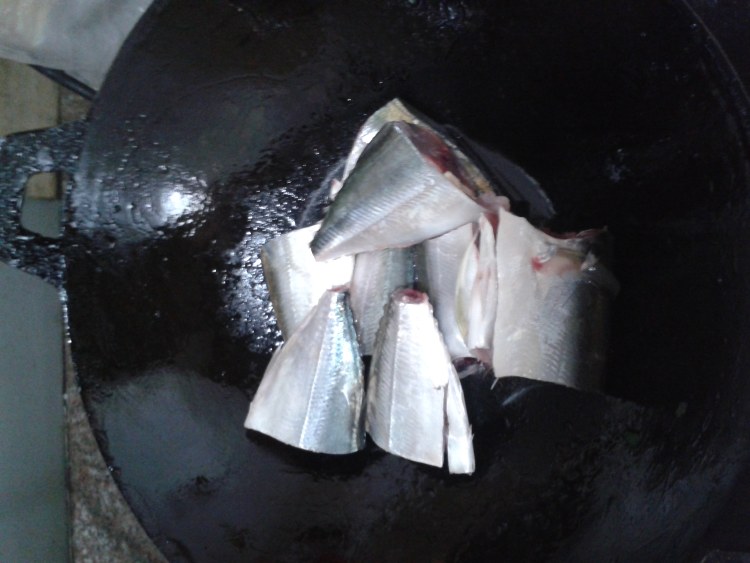 烧铁皮鱼步骤3