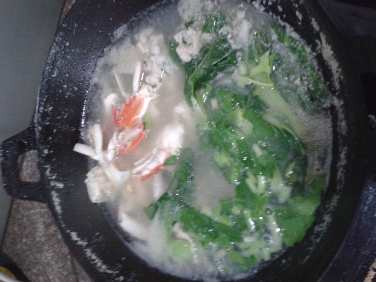 油菜煮螃蟹汤步骤6