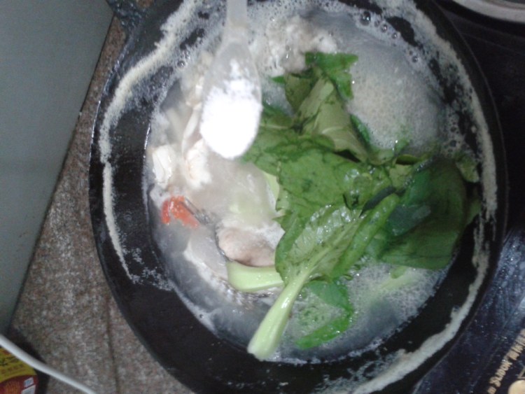 油菜煮螃蟹汤步骤5