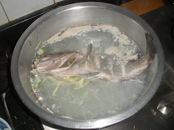 豉汁蒸石斑鱼步骤8
