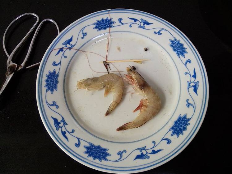 软壳虾炒白菜步骤2
