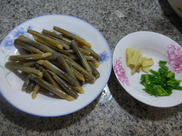 盐水竹蛏步骤1