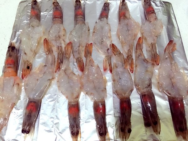 蒜蓉烤虾步骤5