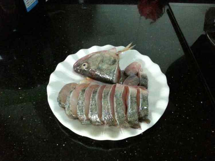 电饭煲蒸鲈鱼步骤3