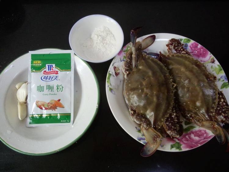 蒜味咖喱蟹步骤1