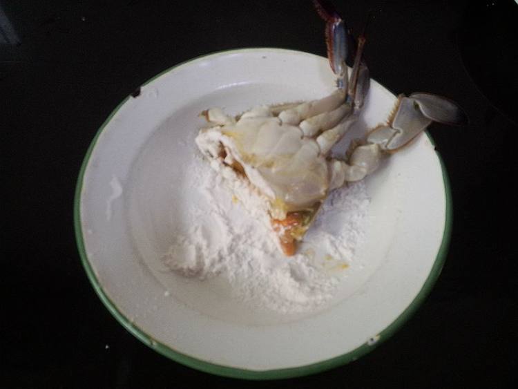 蒜味咖喱蟹步骤5