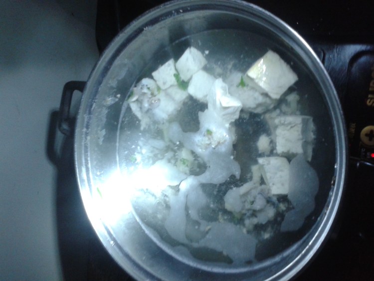 鲅鱼豆腐煮面线步骤2