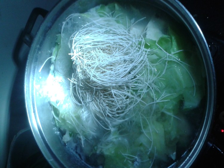 鲅鱼豆腐煮面线步骤5