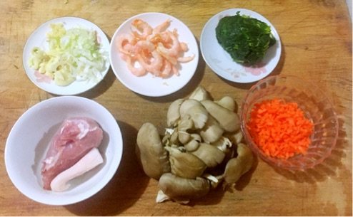 时蔬虾仁疙瘩汤步骤1