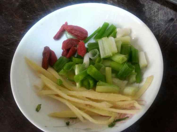 豌豆苗花甲汤步骤3