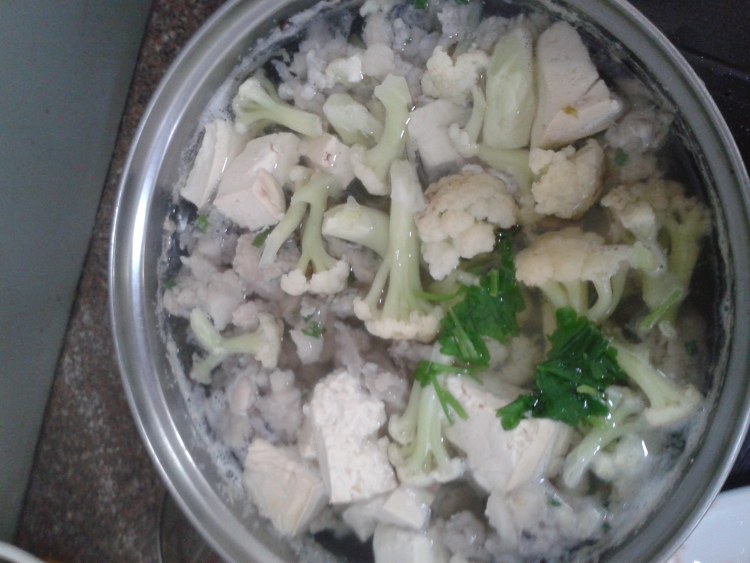 菜花豆腐鱼滑汤步骤11