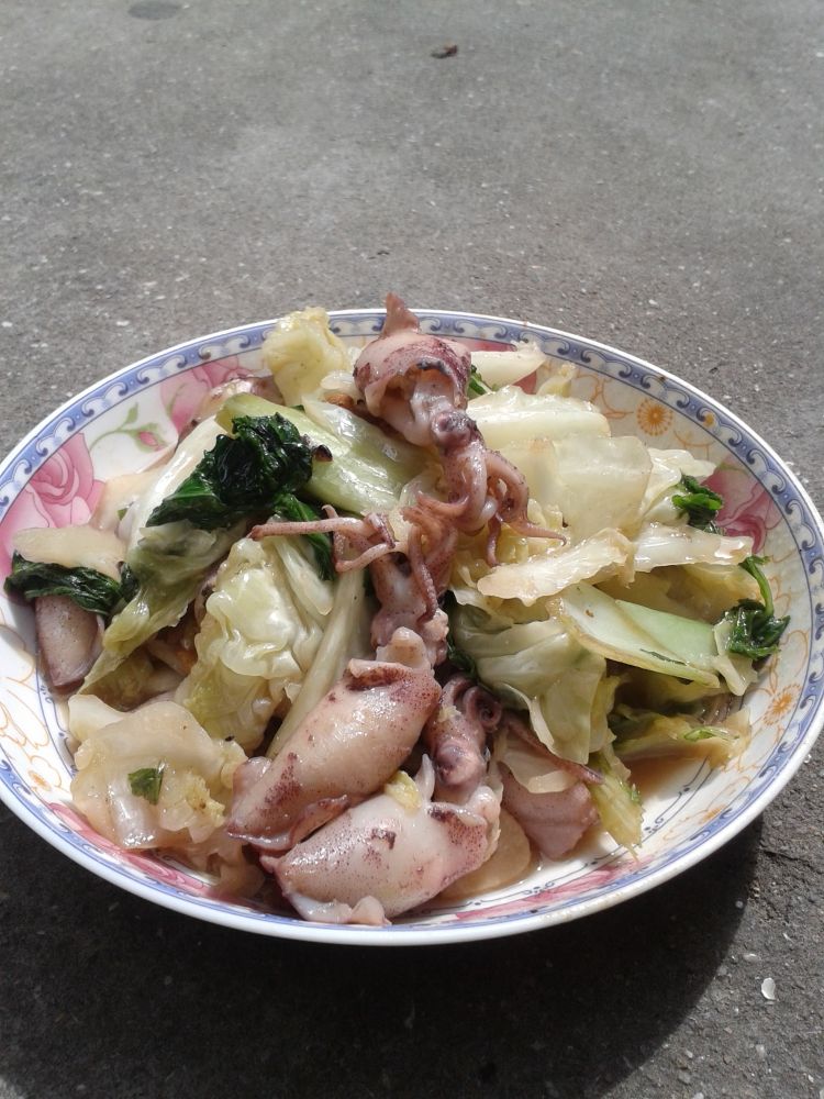 鲜鱿鱼炒菜步骤7