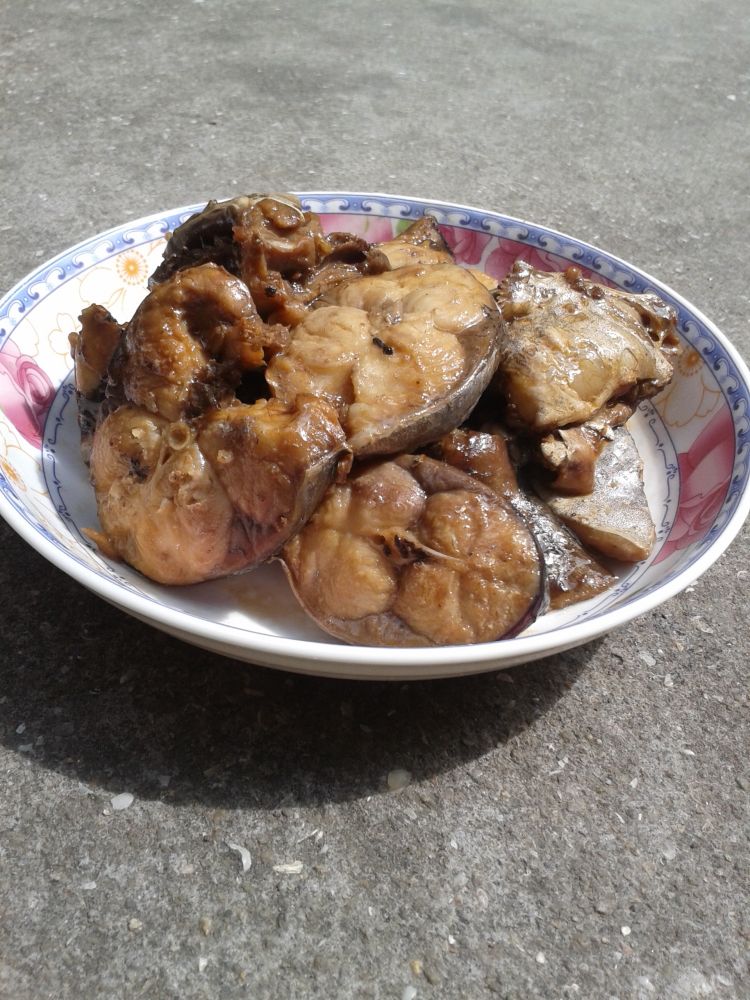 酱油烧青条鱼步骤7