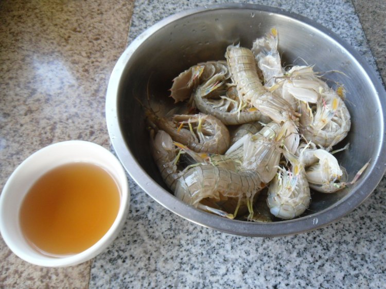 黄酒皮皮虾步骤1