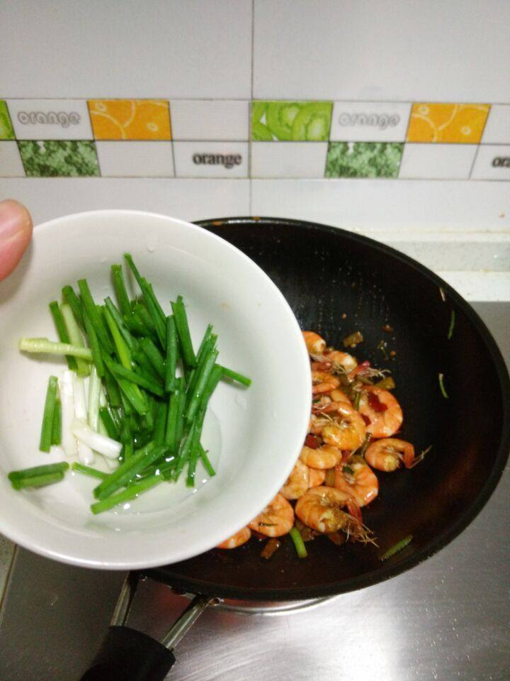 香辣豆豇炒明虾步骤6