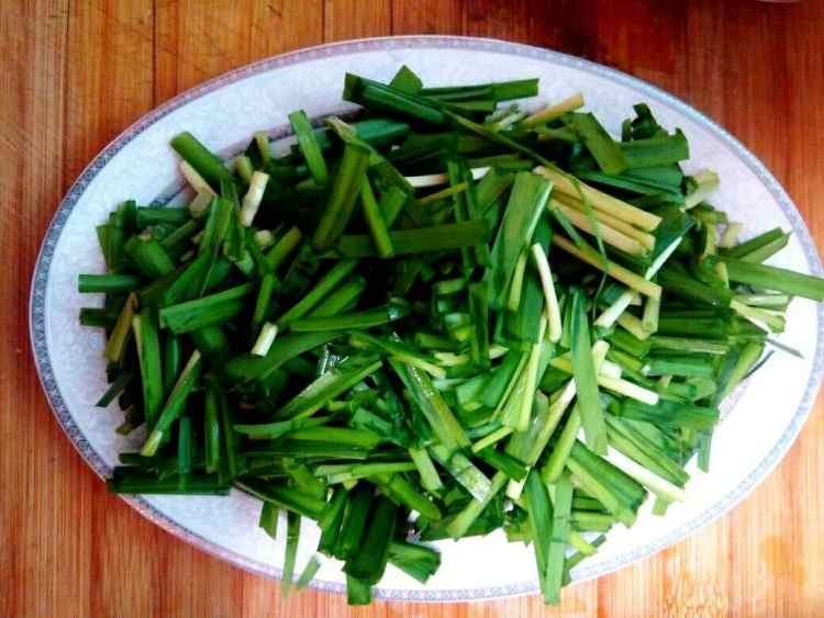 韭菜姜丝炒章鱼步骤2