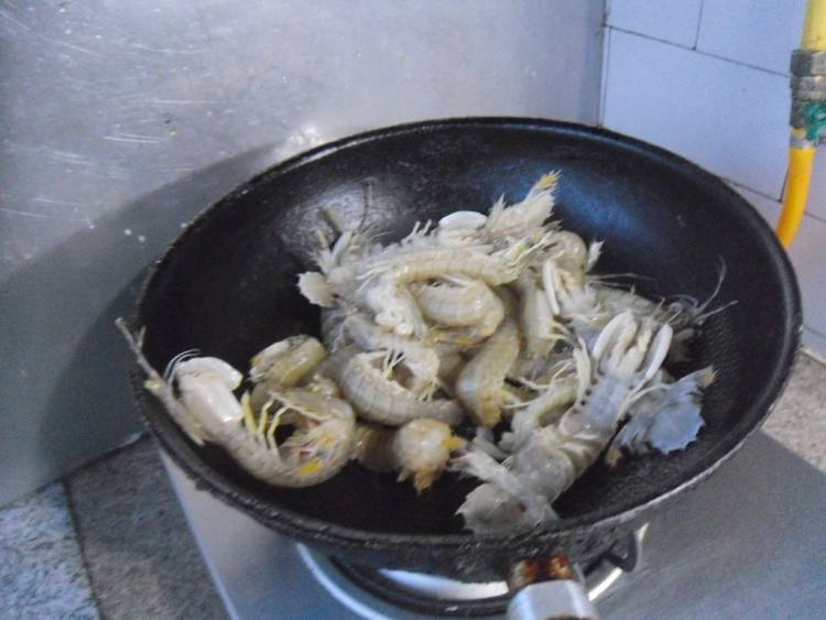 蒜香虾爬子步骤4