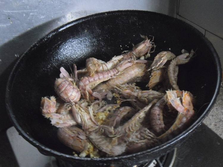 蒜香虾爬子步骤11